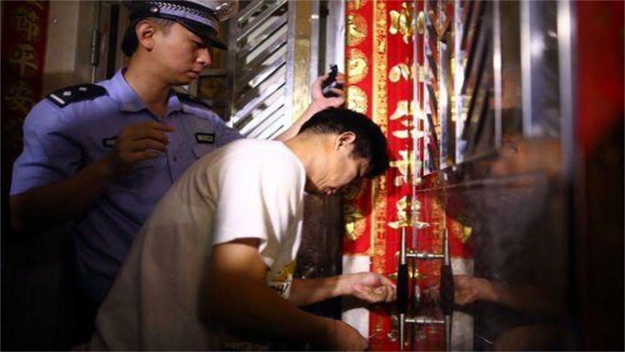 宁波请开锁师傅开了锁后，师傅为什么一般都不进门，就算主人请也不进去？